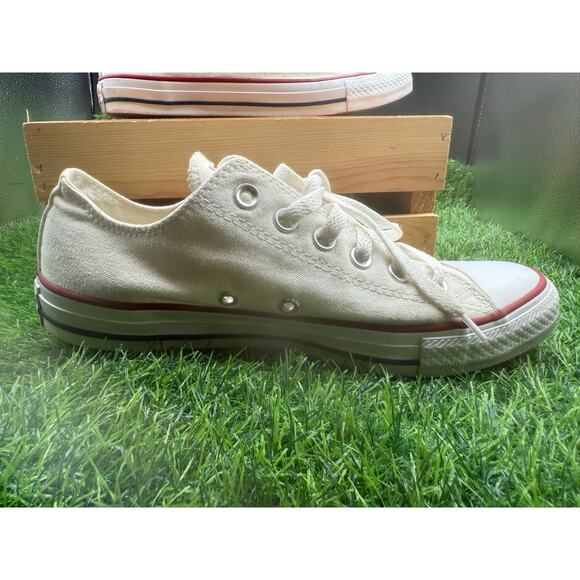 Converse-Chuck Taylor- Classic White- Low Tops- Size 7M/9W main image 8